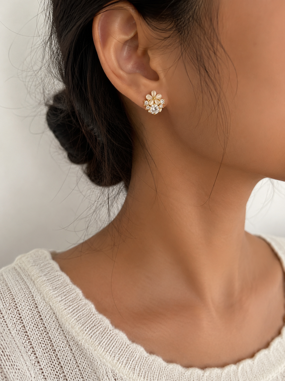 Daisy Floral Stud