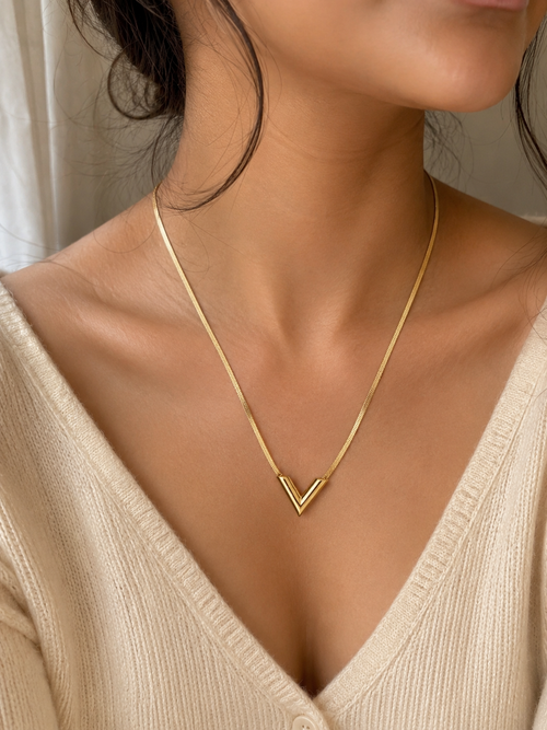 Arrow pendant